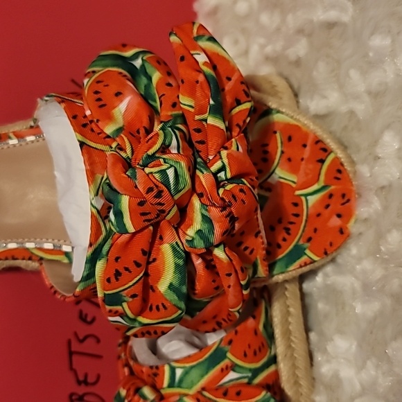 Betsey Johnson "Jazzy" slides size 6.5 in red multi - Picture 3 of 7